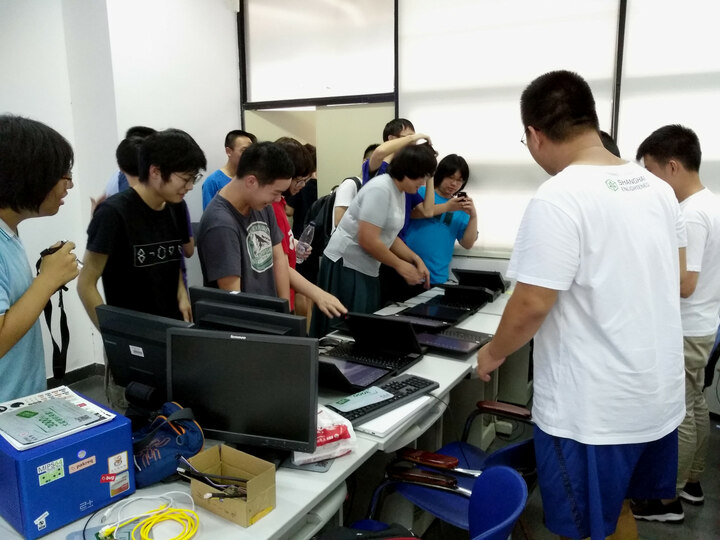 ThinkPads are probably the most popular computer brand in the community!