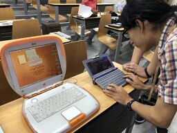 AOSC OS/Retro demo devices - an Apple iBook G3 "Clamshell" and a Sony Vaio C1VN.