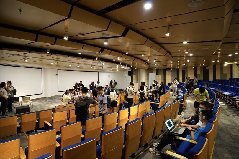 A panning view over the venue