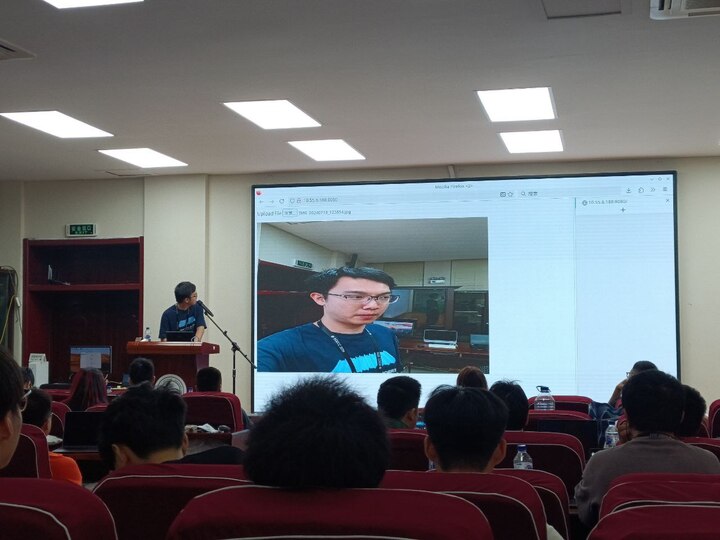 Experimenting with photo-generated random source at the lucky draw